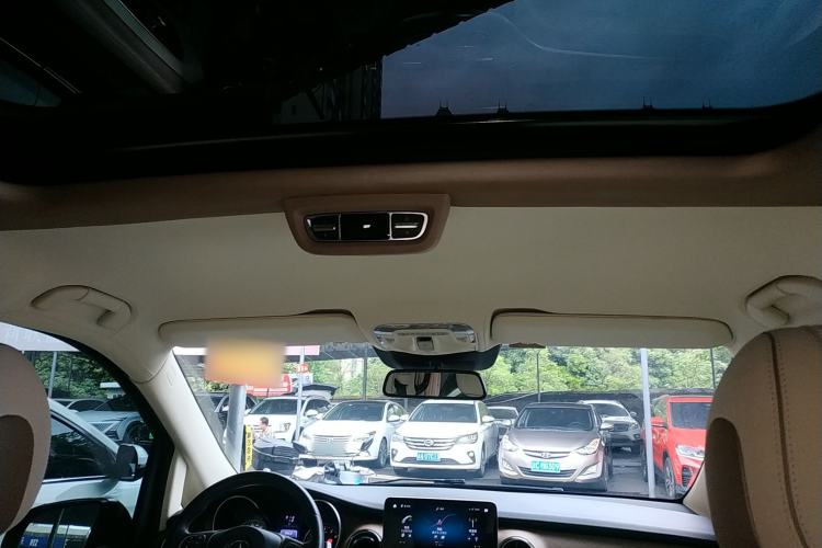 Used Mercedes-Benz V-Class 2021 V 260 Avantgarde Edition
