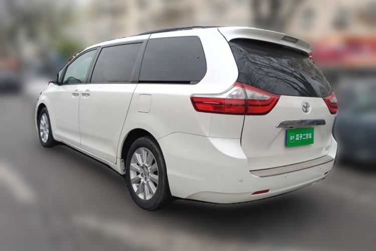 Used Toyota SIENNA  Rear Left 45 Deg