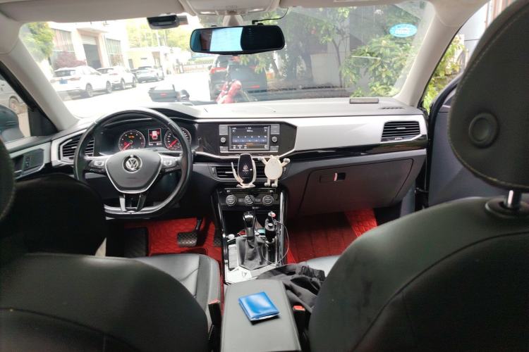 Used Volkswagen Tayron 2019 330TSI Two-Wheel Drive Luxury Model China VI Standard Center Console