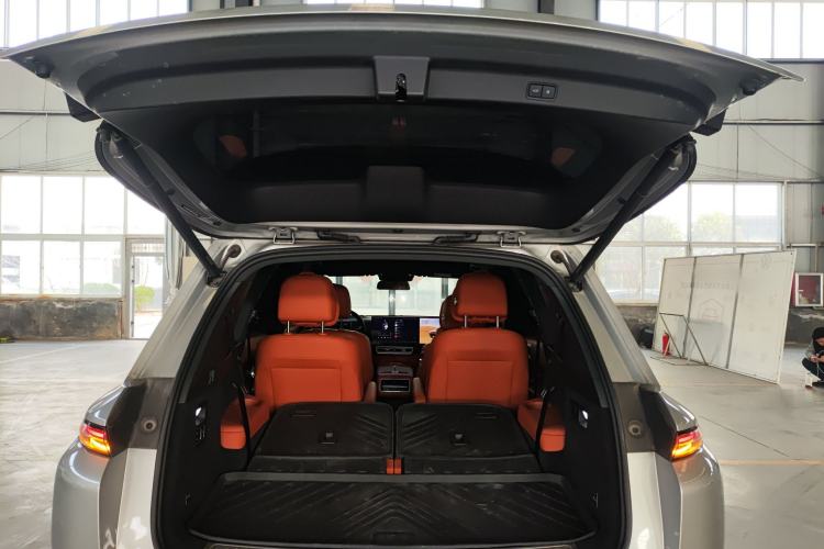 Used Li Auto L8 2023 Pro Model
