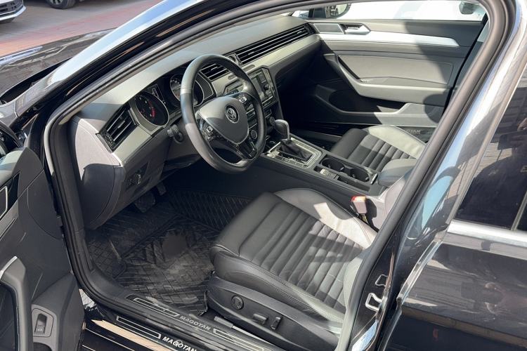 Used Volkswagen Magotan 2019 330TSI DSG Leading Edition China V Standard