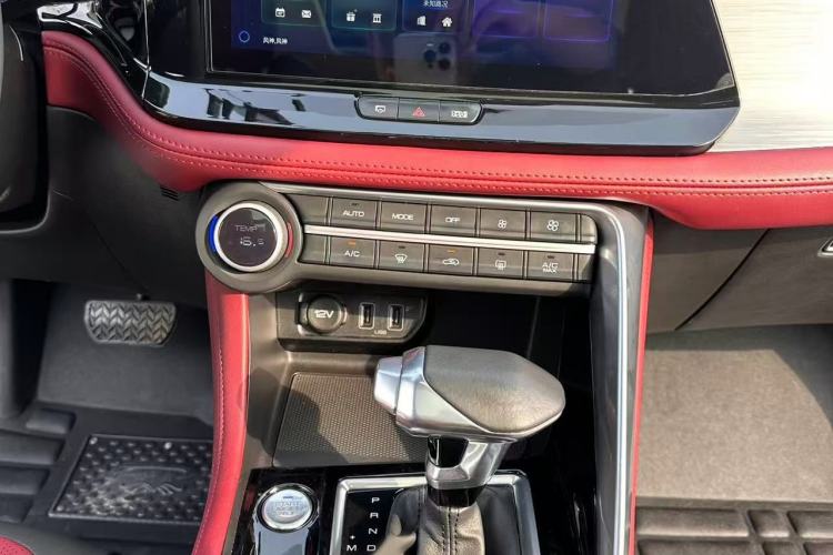 Used Dongfeng Aeolus AX7 2021 PRO 1.6T Automatic Smart Edition Interior 6