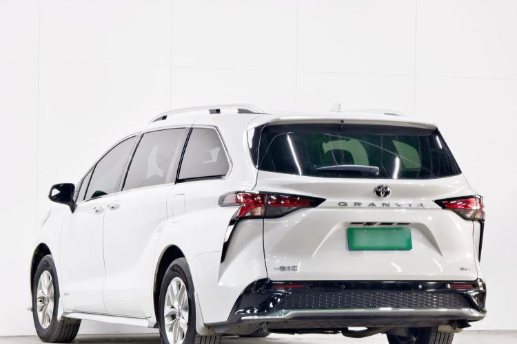 Used Toyota Granvia 2024 2.5L Hybrid Comfort Edition