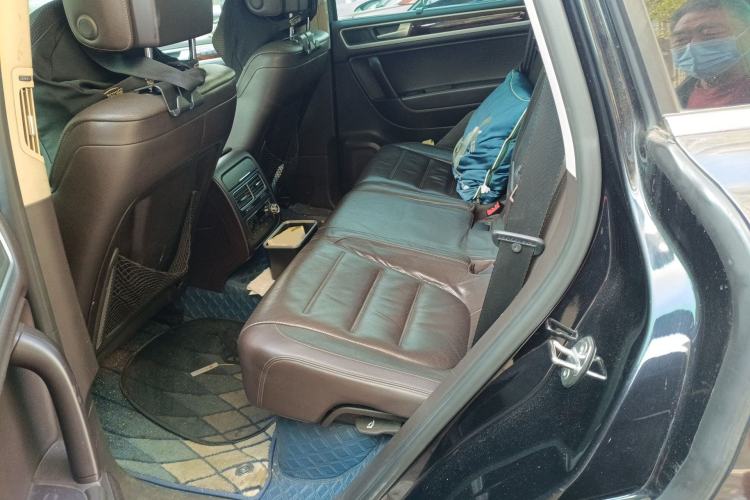 Used Volkswagen Touareg 2011 3.0 TSI Luxury Edition Left Rear Seat