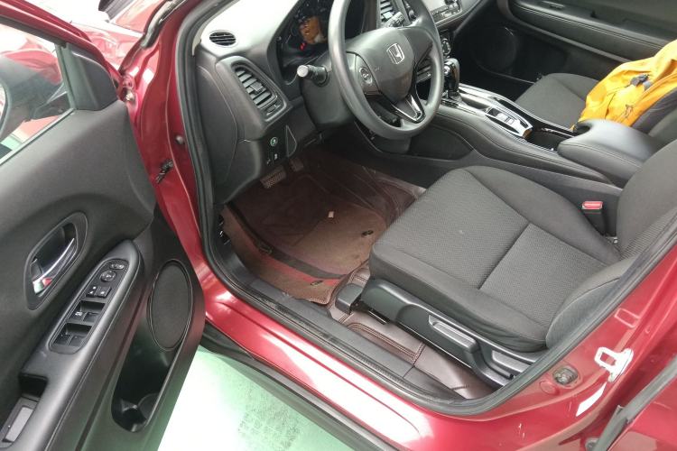 Used Honda Vezel 2015 1.5L CVT two-wheel drive Comfort trim Interior 3