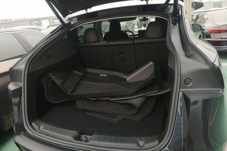 Used Tesla Model Y 2025 Rear-Wheel-Drive Version