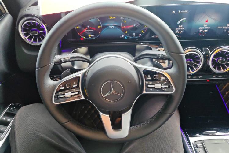 Used Mercedes-Benz GLB 2023 GLB 220 Sport Edition Steering Wheel