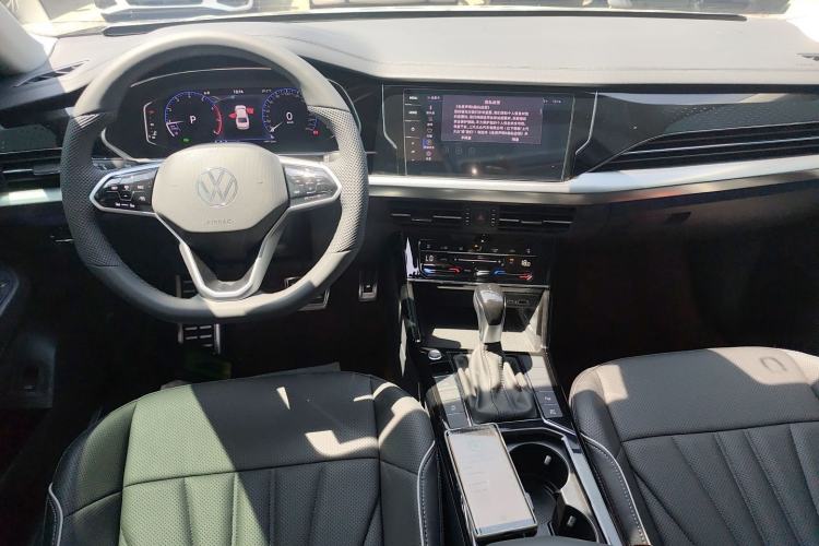 Used Volkswagen Passat 2024 380TSI Starry Dragon Edition Center Console
