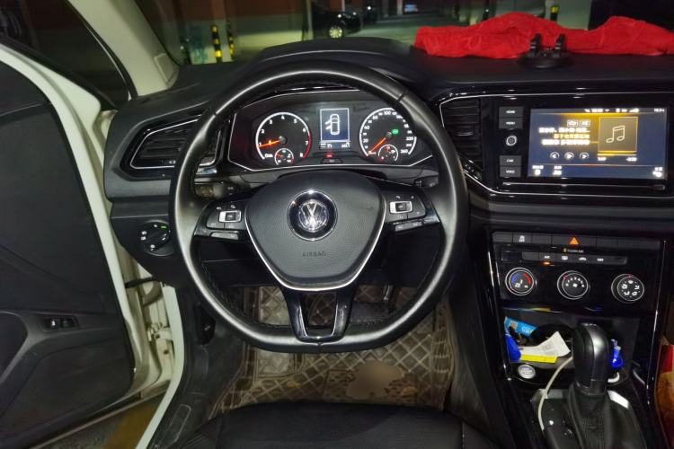 Used Volkswagen T-ROC 2018 280TSI DSG Two-Wheel Drive Comfort Version China VI Standard
