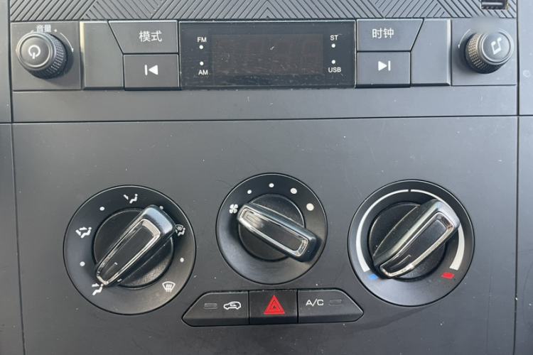 Used Wuling Hongguang PLUS 2019 1.5T Manual Standard Edition 5 Seats
