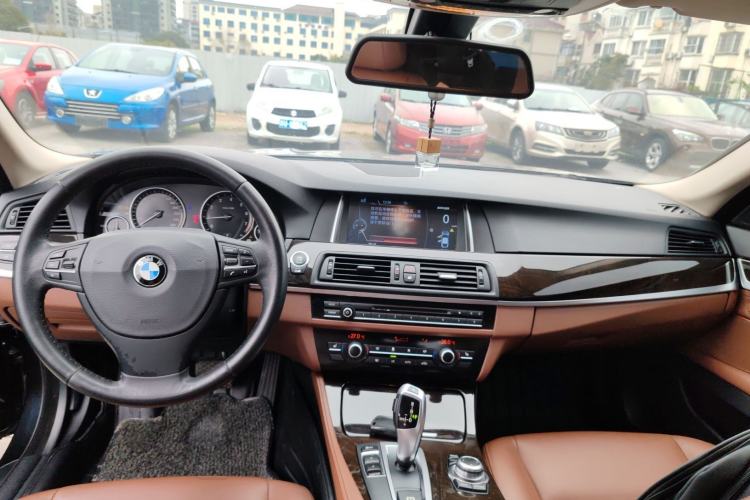 Used BMW 5 Series 2014 525Li Leading Model
