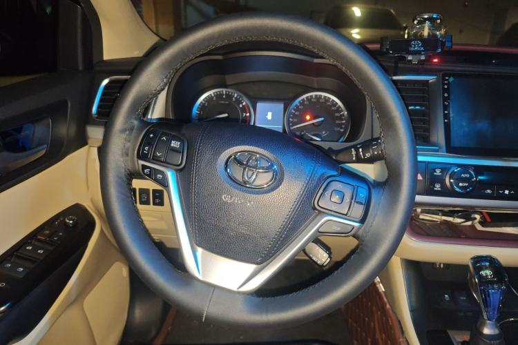 Used Toyota Highlander 2017 2.0T Four-Wheel Drive Luxury Edition 7 Seats
