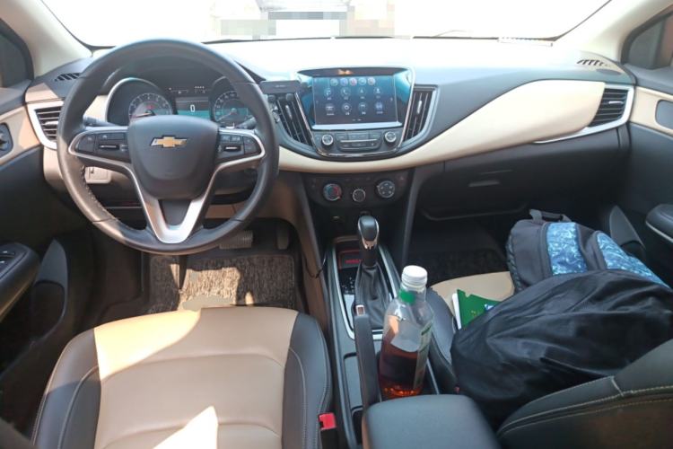 Used Chevrolet Monza 2020 320 Automatic Enjoyment Edition Center Console