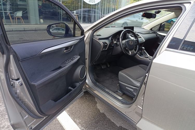 Used Lexus NX 2020 200 Front-Wheel Drive Freeline Edition China VI Standard Driver Seat