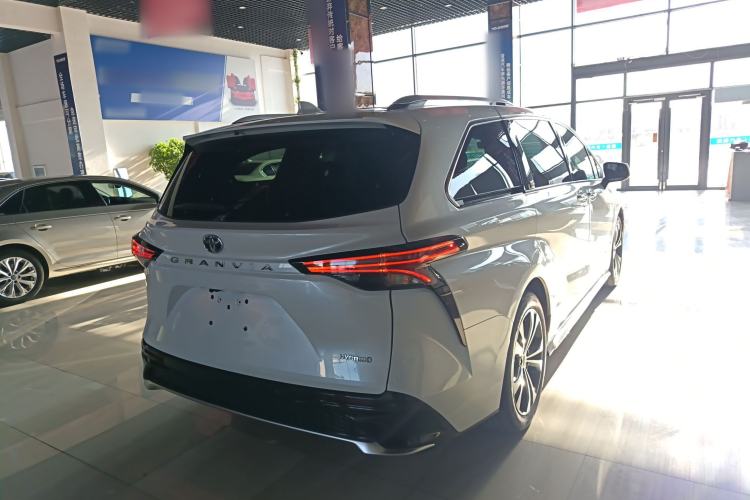 Used Toyota Granvia 2023 2.5L Hybrid Flagship VIP Edition
