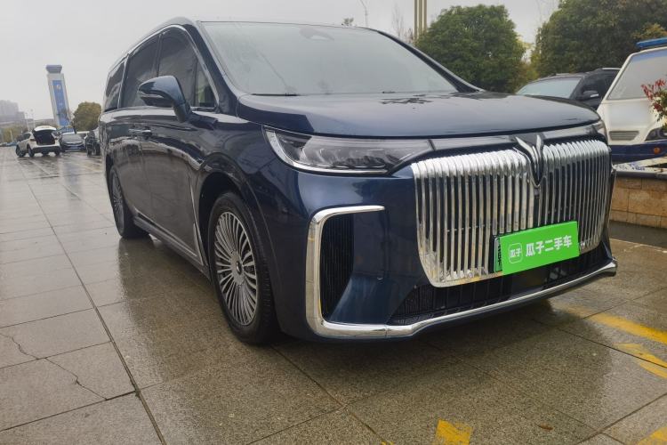 Used VOYAH Dream 2025 PHEV Four-Wheel Drive Excellence Kunpeng Edition
