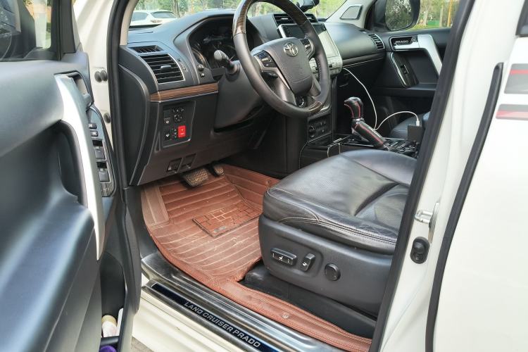 Used Toyota Prado 2018 3.5L Automatic TX-L with Rear-Mounted Spare Tire
