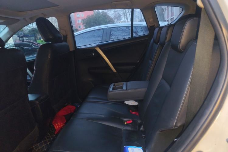 Used Toyota RAV4 2015 2.0L CVT 4x4 Trend Edition