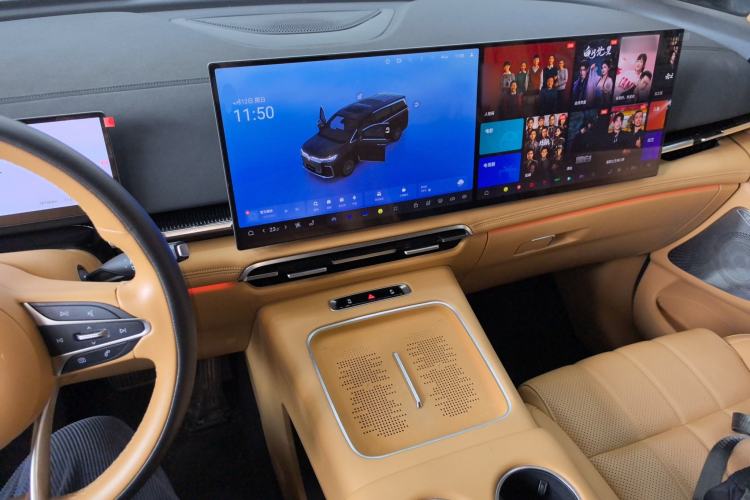 Used VOYAH Dream 2025 PHEV Four-Wheel-Drive Flagship Kunpeng Edition Center Console