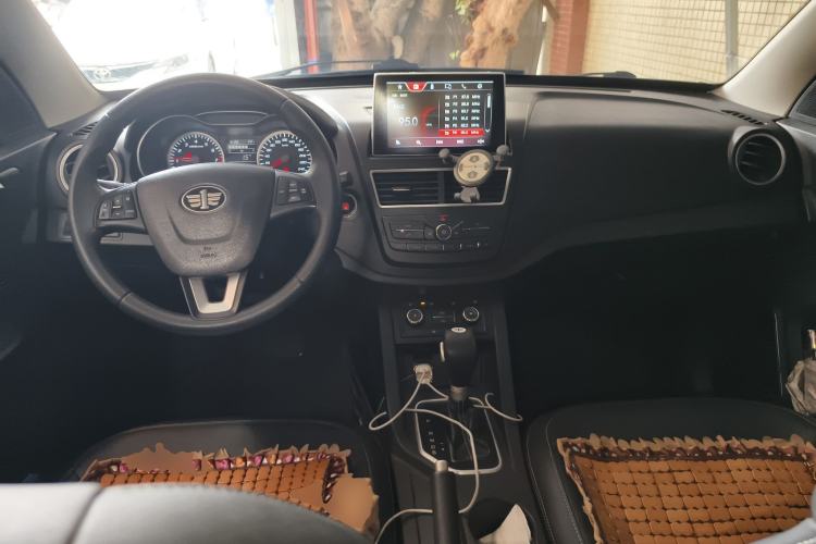 Used Bestune X40 2017 1.6L Automatic Prestige Edition
