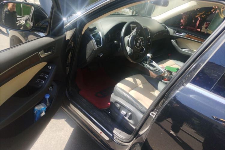 Used Audi Q5 2017 Plus 40 TFSI Ambition Model Driver Seat