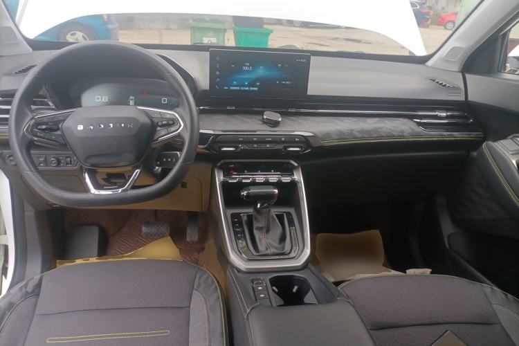 Used Baojun RS-3 2020 1.5L CVT Elite Version with 24-Hour Online Service Center Console