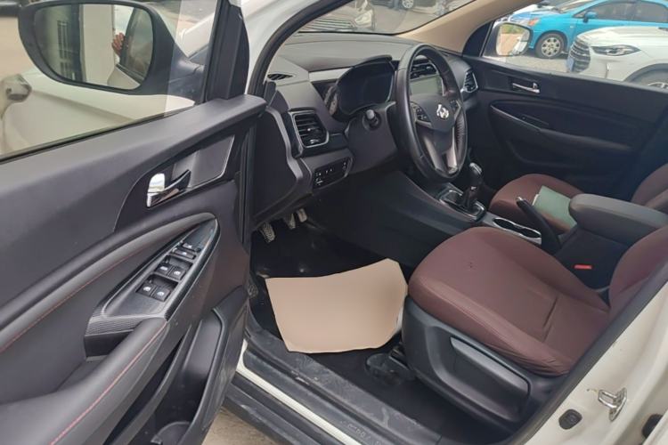 Used CHANGAN OSHAN A800 2017 1.6L Manual Comfort Model
