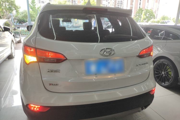 Used Hyundai Santa Fe 2015 2.0T Automatic Two-Wheel Drive Smart Version 5 Seats Rear