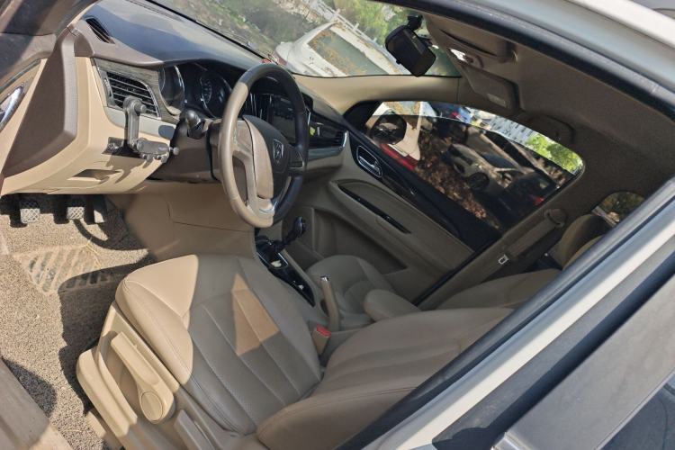 Used Baojun 730 2016 1.5T Manual Comfort Version 7 Seats
