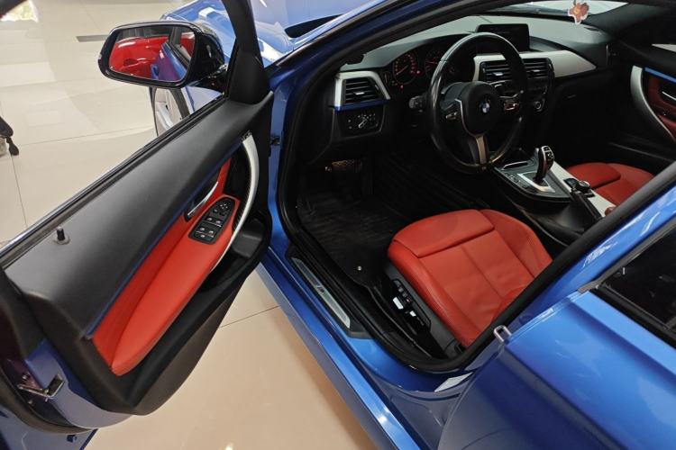 Used BMW 3 Series 2019 320i M Sport Package Driver Seat