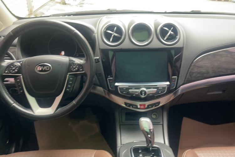 Used BYD S7 2017 2.0T Automatic Prestige Edition