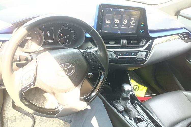 Used Toyota IZOA 2018 2.0L Yichi Version China VI Standard
