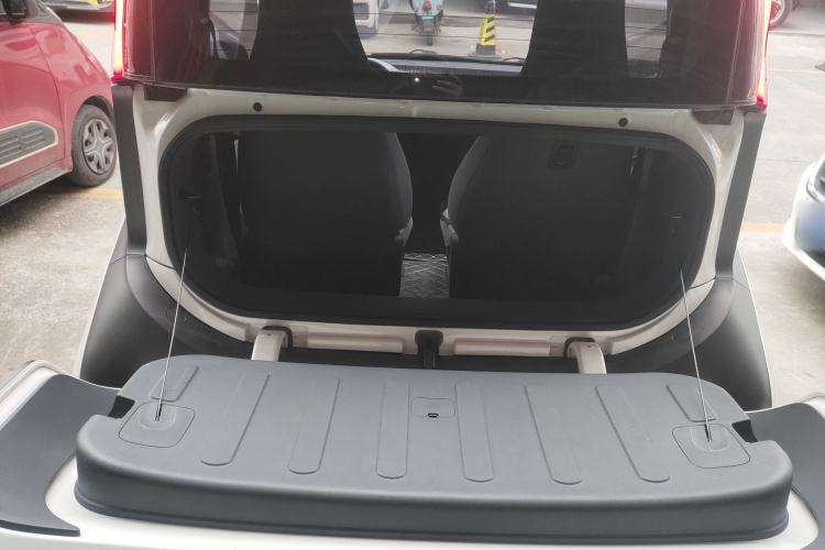 Used Baojun E200 2018 Intelligent Driving Edition Trunk