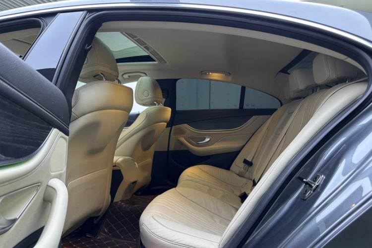 Used Mercedes-Benz CLS 2018 CLS 300 Dynamic Edition Interior 7