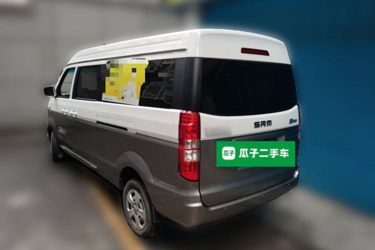 Used Jinbei New Hiace X30L CNG 2023 70L CNG Wealth Edition Coach 6/7-Seater Central Air-Conditioned Version SWCC15M