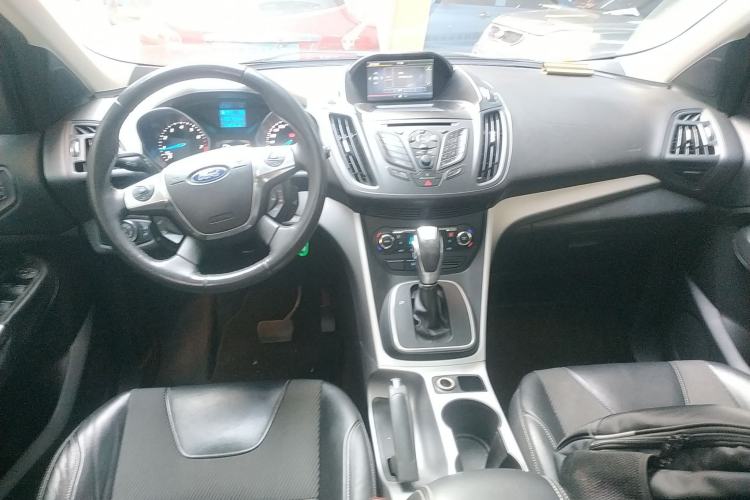 Used Ford Kuga 2013 1.6L GTDi Two-Wheel-Drive Trend Model Center Console