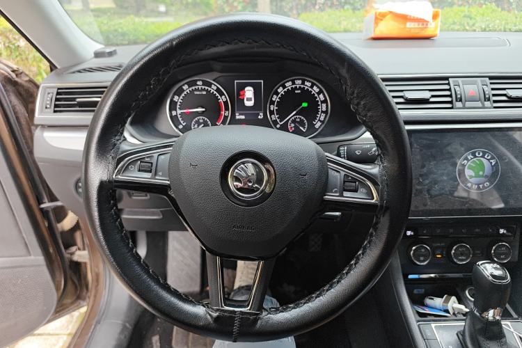 Used Skoda Superb 2016 TSI330 DSG Innovation Edition
