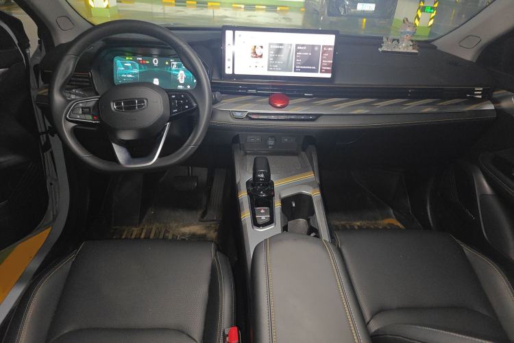 Used Geely Auto Emgrand L HiP 2024 Champion Edition 1.5TD-DHT Pro 100KM Superior Model
