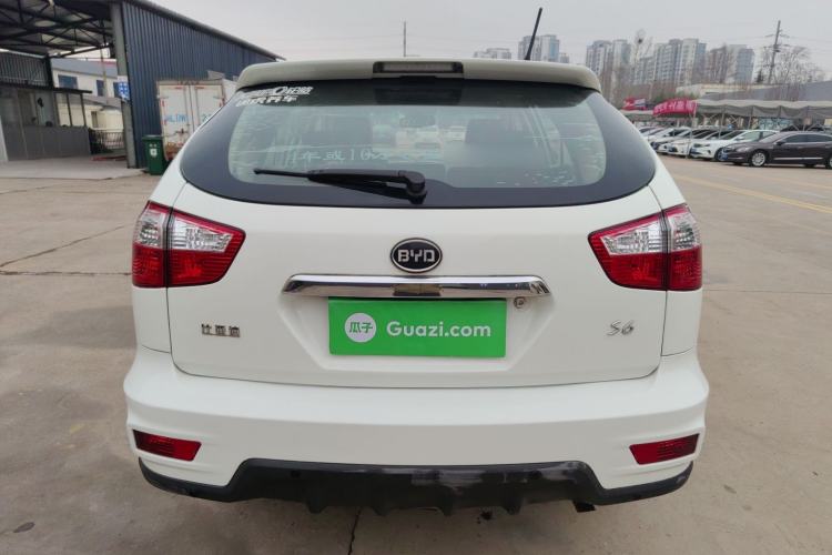 Used BYD S6 2014 2.0L Manual Luxury 5-Seater