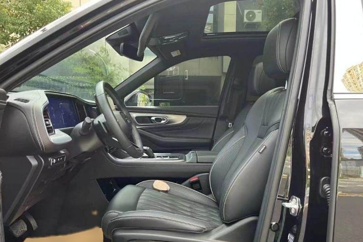 Used GAC Trumpchi GS8 2022 Linghang Series 2.0 TGDI Two-Wheel-Drive Luxury Smart Connectivity Version (7 Seats)