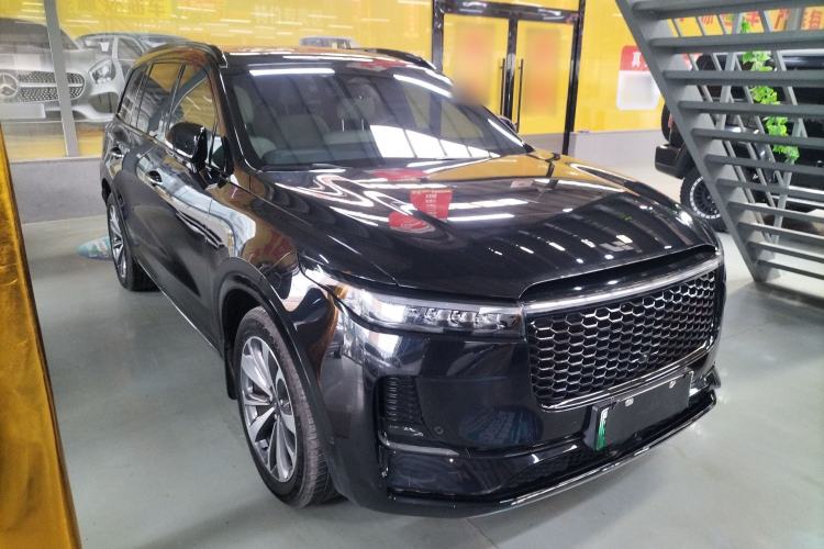 Used Li Auto ONE 2021 Extended-Range 6-Seater Version Front Right 45 Deg