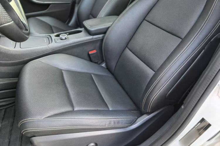 Used Mercedes-Benz GLA 2015 GLA 220 4MATIC Fashion Model Exterior 8