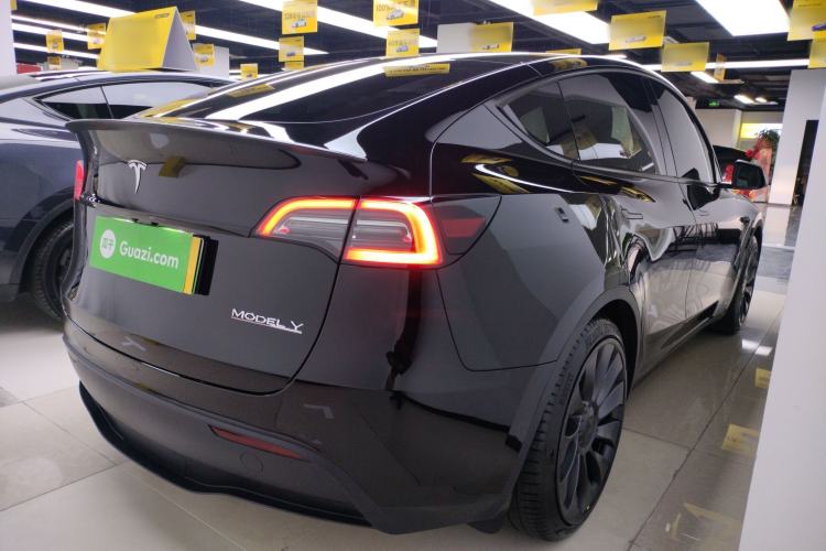 Used Tesla Model Y 2023 High-Performance All-Wheel-Drive Version