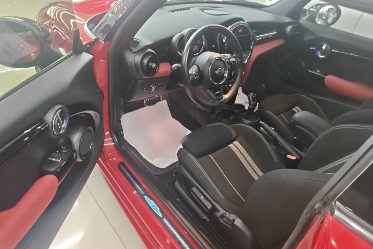 Used MINI MINI 2018 1.5T COOPER Racing Driver
