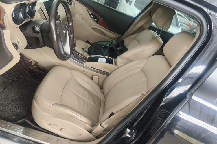 Used Buick LaCrosse 2013 2.4L SIDI Elite Comfort Version Left Front Seat