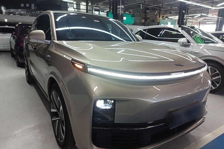 Used Li Auto L8 2023 Pro Model
