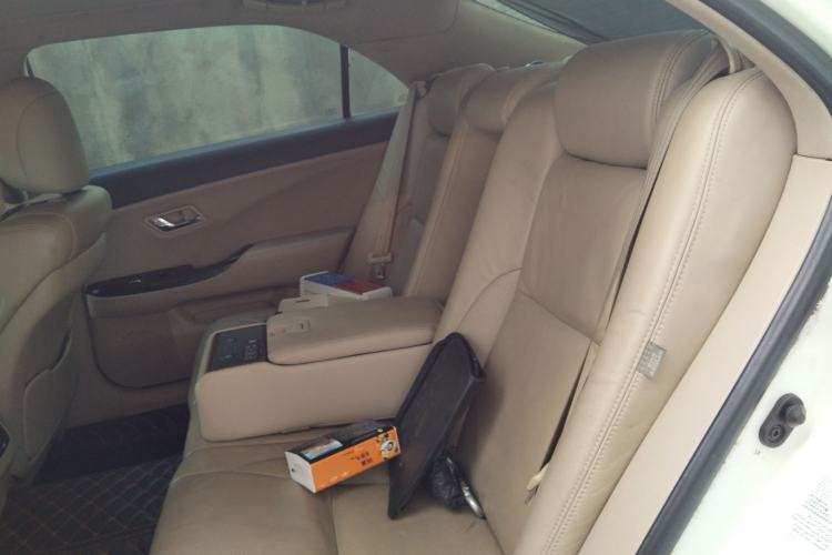 Used Toyota Crown 2011 2.5L Royal Special Edition with Leather and Sunroof Left Rear Seat