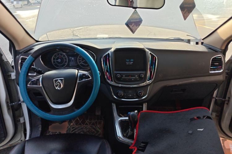 Used Baojun 560 2016 1.5T Manual Luxury Model
