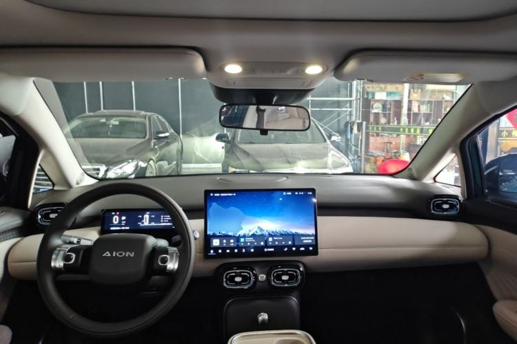 Used AION UT 2025 420 Prestige Edition Center Console