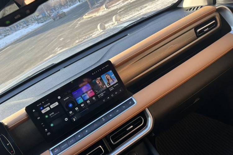 Used Great Wall Poer 2023 2.0T Passenger Version Automatic Diesel 4x4 Sporty GW4D20M
